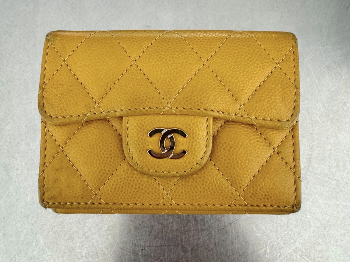 修復前 — CHANEL 全面裏カラー補修